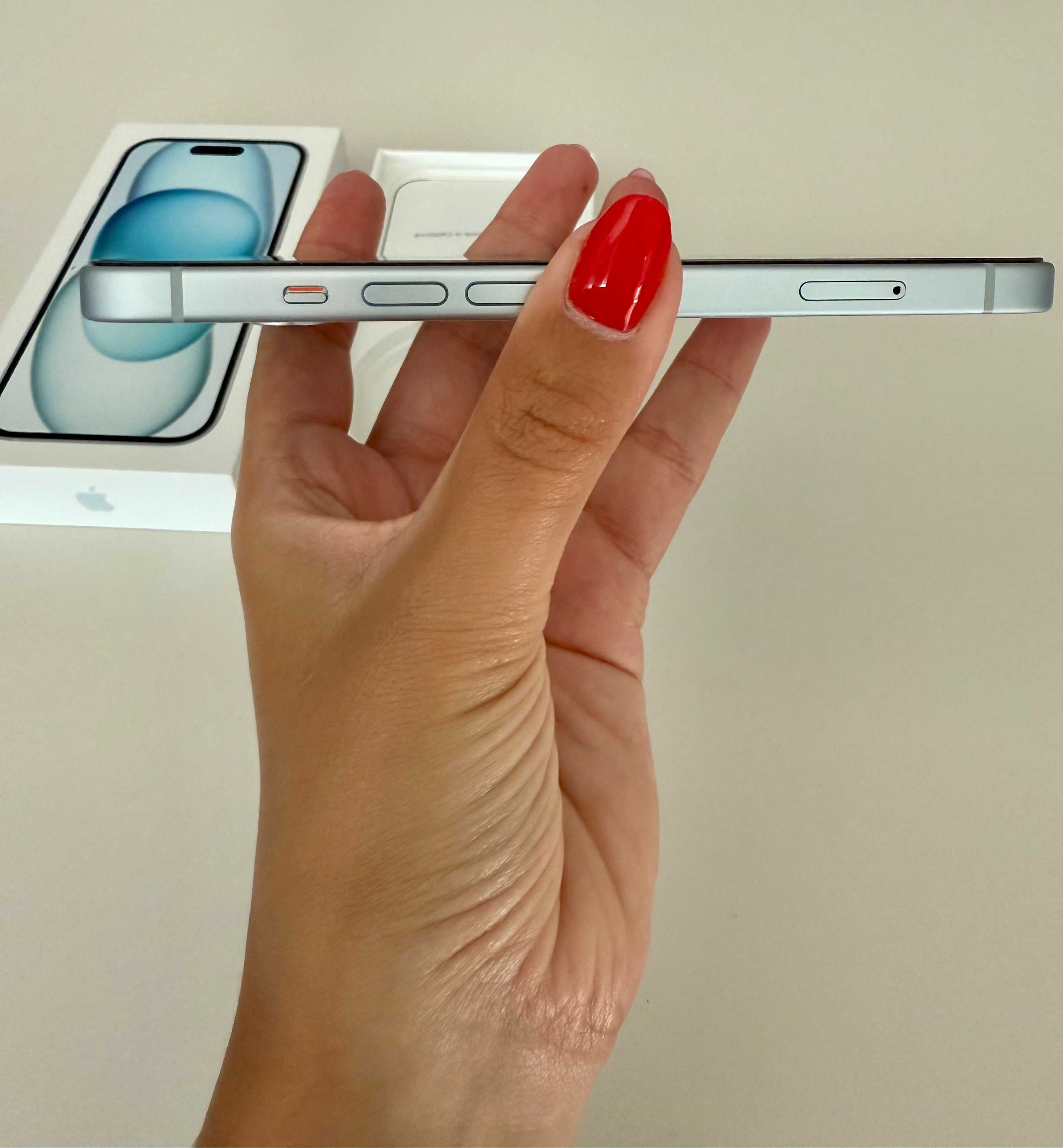 iPhone 15 | 256GB | Azul (como novo) c/ OFERTA de capas