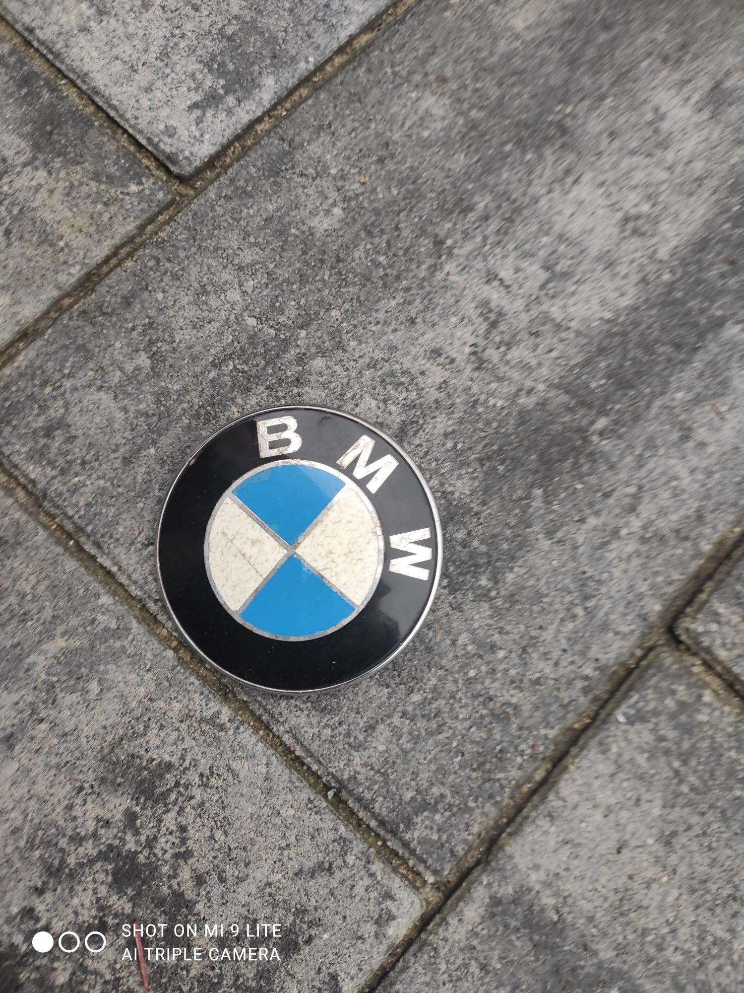 Znaczek logo emblemat Maski Pokrywy Silnika BMW seria 3 5 E60 E90