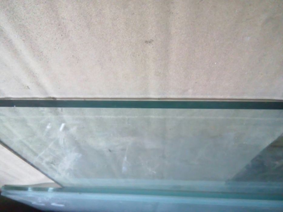 Скло 2,10/1,10/1,5см ляда на стіл