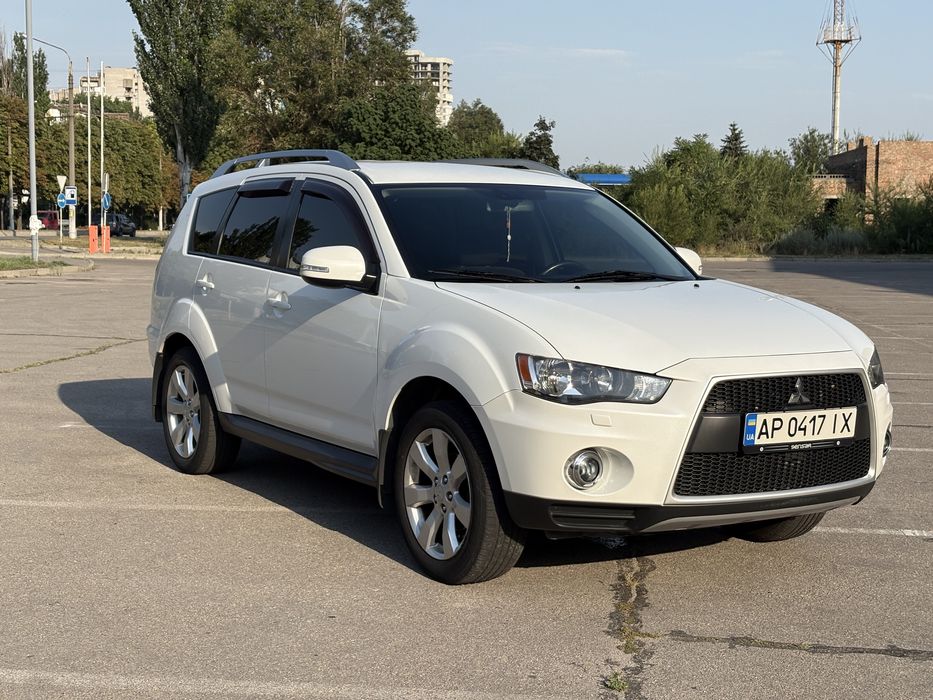 Mitsubishi Outlander XL  2,4 4WD 2010
