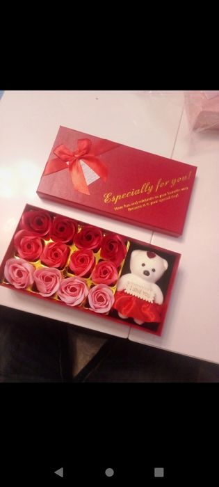 Miś i róże mydlane 12szt. Walentynki prezent