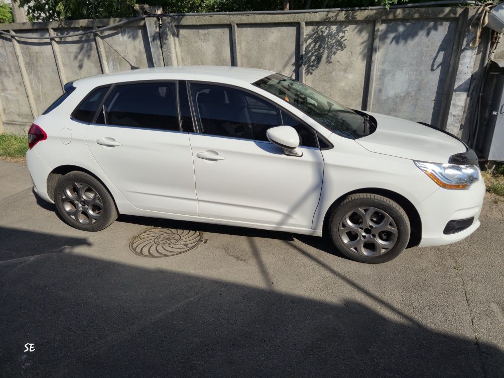 Продам Citroen c4 b2 2013