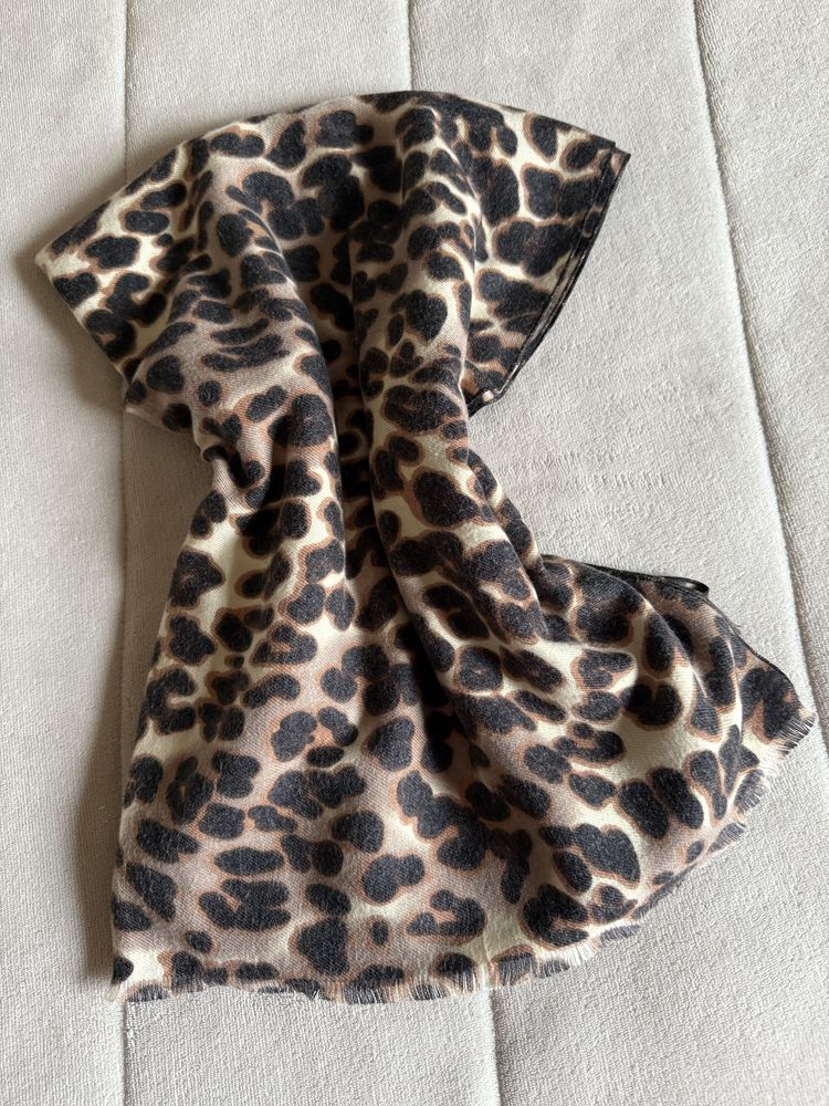 Cachecol leopardo