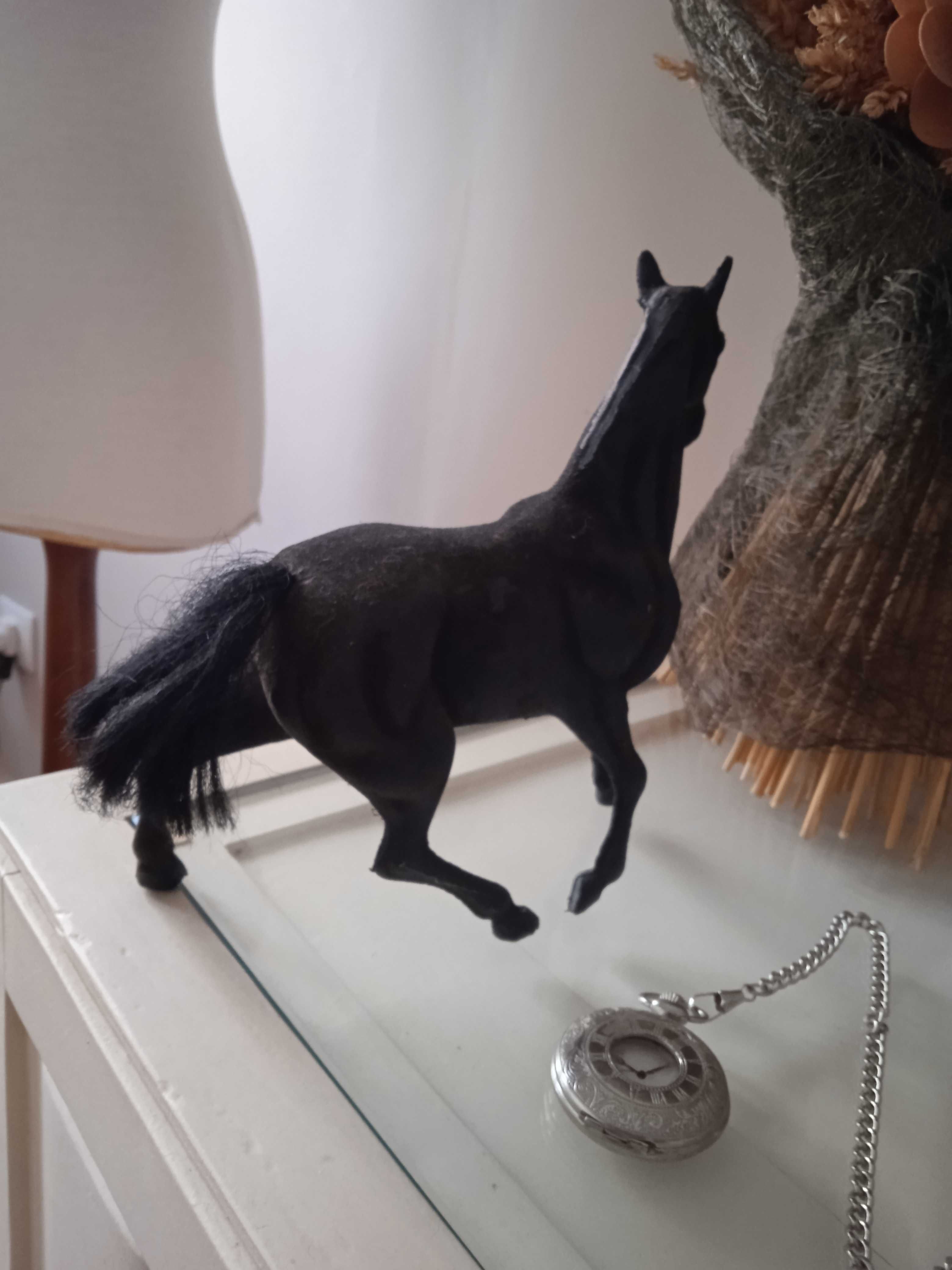 Cavalo preto antiguidade