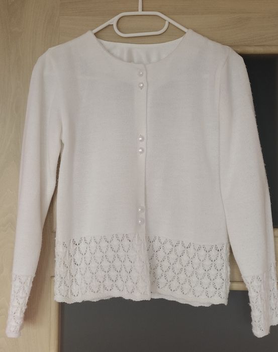 Biały sweterek dla dziewczynki rozm. 146