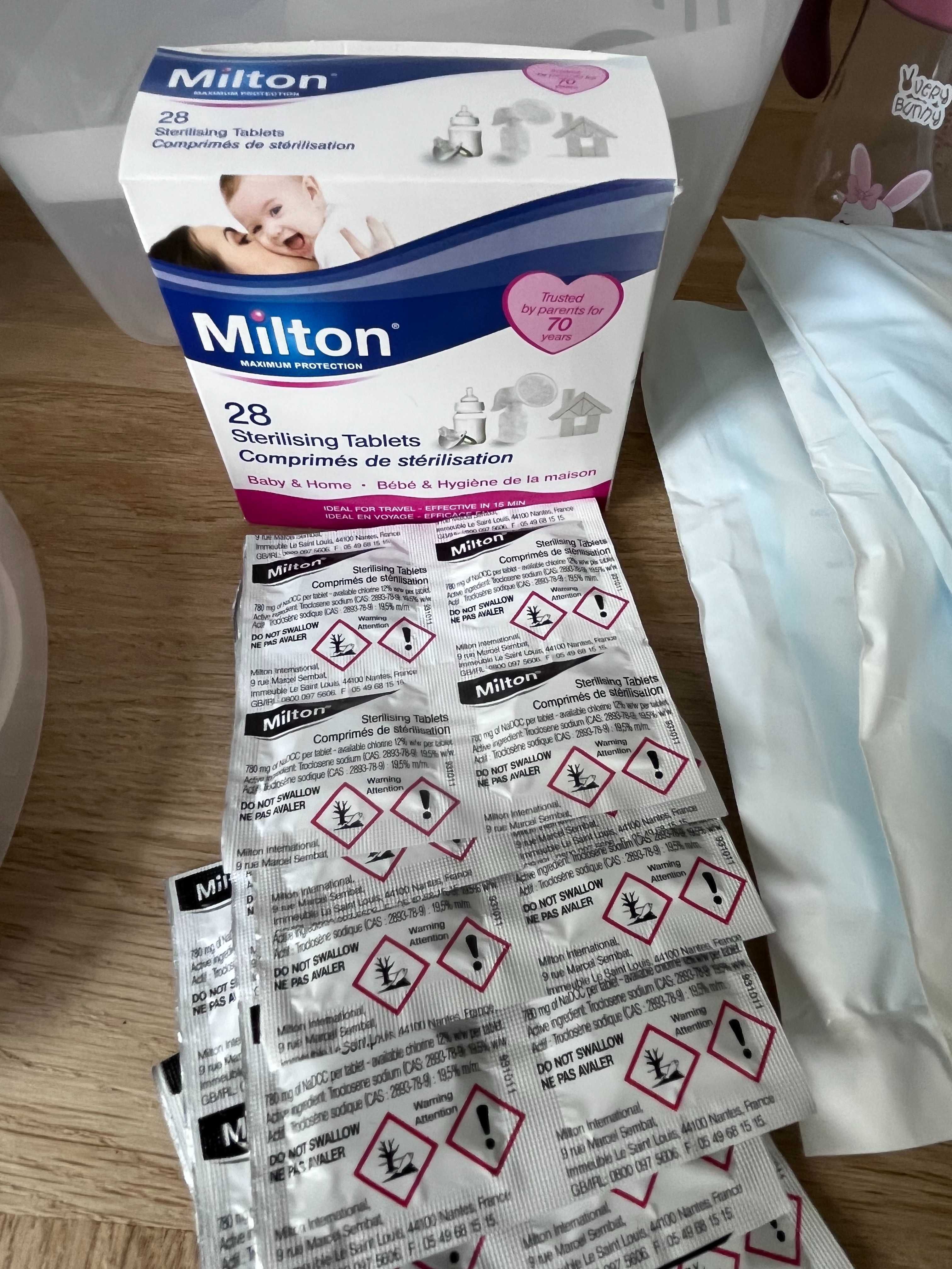 Bezprzewodowy laktator Bellababy + akcesoria do przechowywania mleka