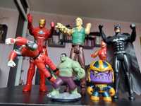 Batman Hulk Tanos Sandman Ironmen x2 Power Rangers