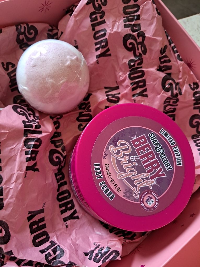 Body Scrub Soap&glory kula do kąpieli limitowana edycja