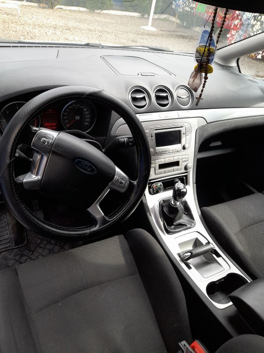 В продажі Ford S-MAX