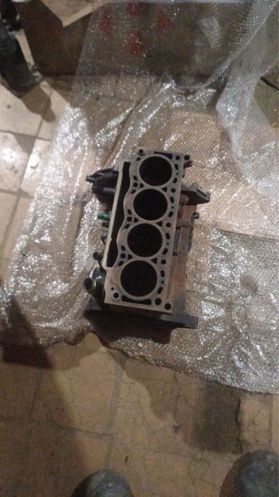 Блок двигателя F8T F8Q kangoo 1.9