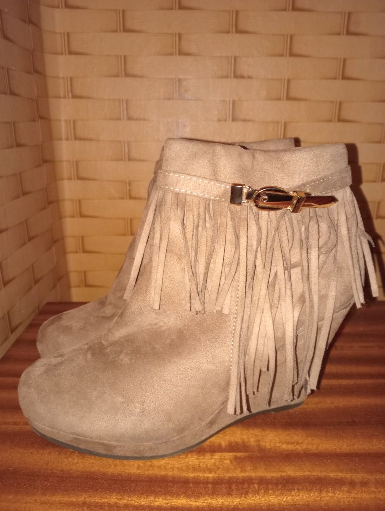 Buty na koturnie r.41