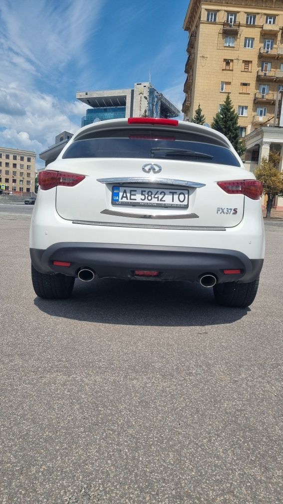 Infinity FX37S официальный.  НЕ Америка!!!