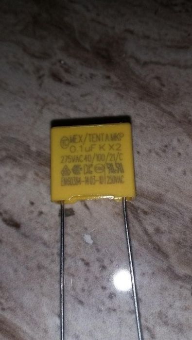 Kondensator, wygaszacz LED, migająca żarówka LED, słabo świecąca
