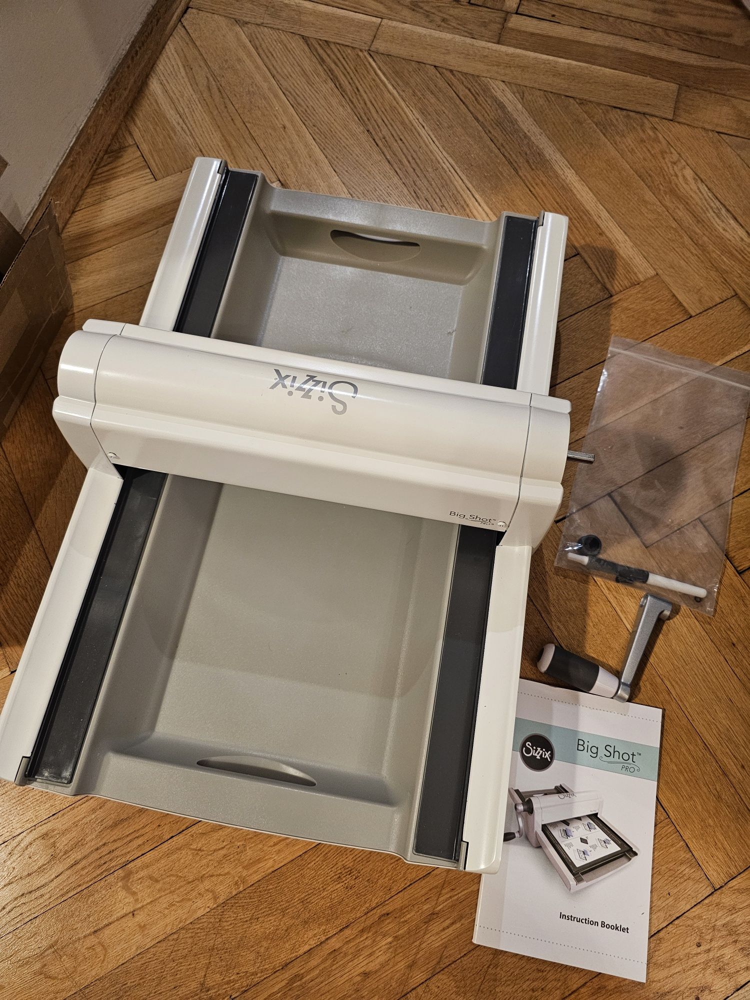 Sizzix Big Shot Pro SIZ-660 Maszyna tnąco-wytłaczająca nie plus switch
