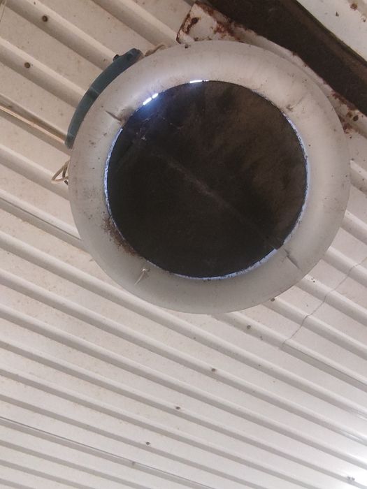 Sprzedam budynek inwentarski - kurnik, ziemię i oborę