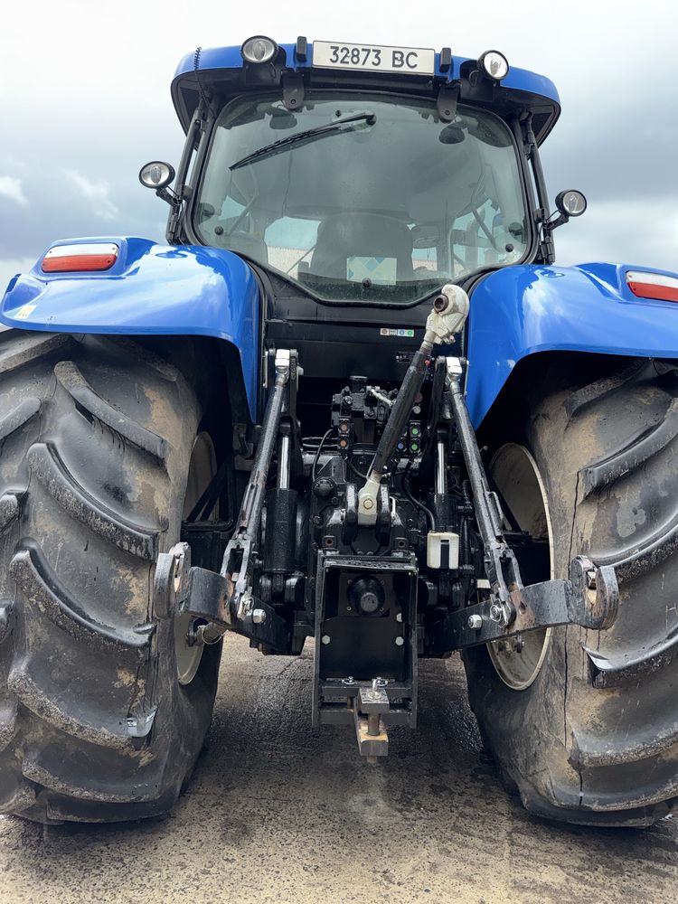 New Holland T7060