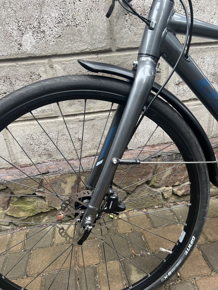 Giant Escape на Shimano Altus (2022)