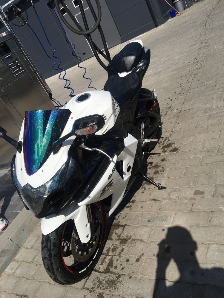 Продам GSX-R