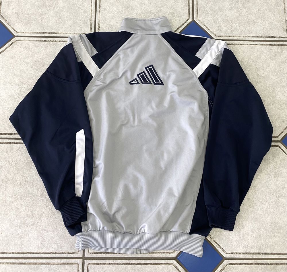 Олимпийки адидас лампасы мастерка adidas zne куртка поставка вещей реп
