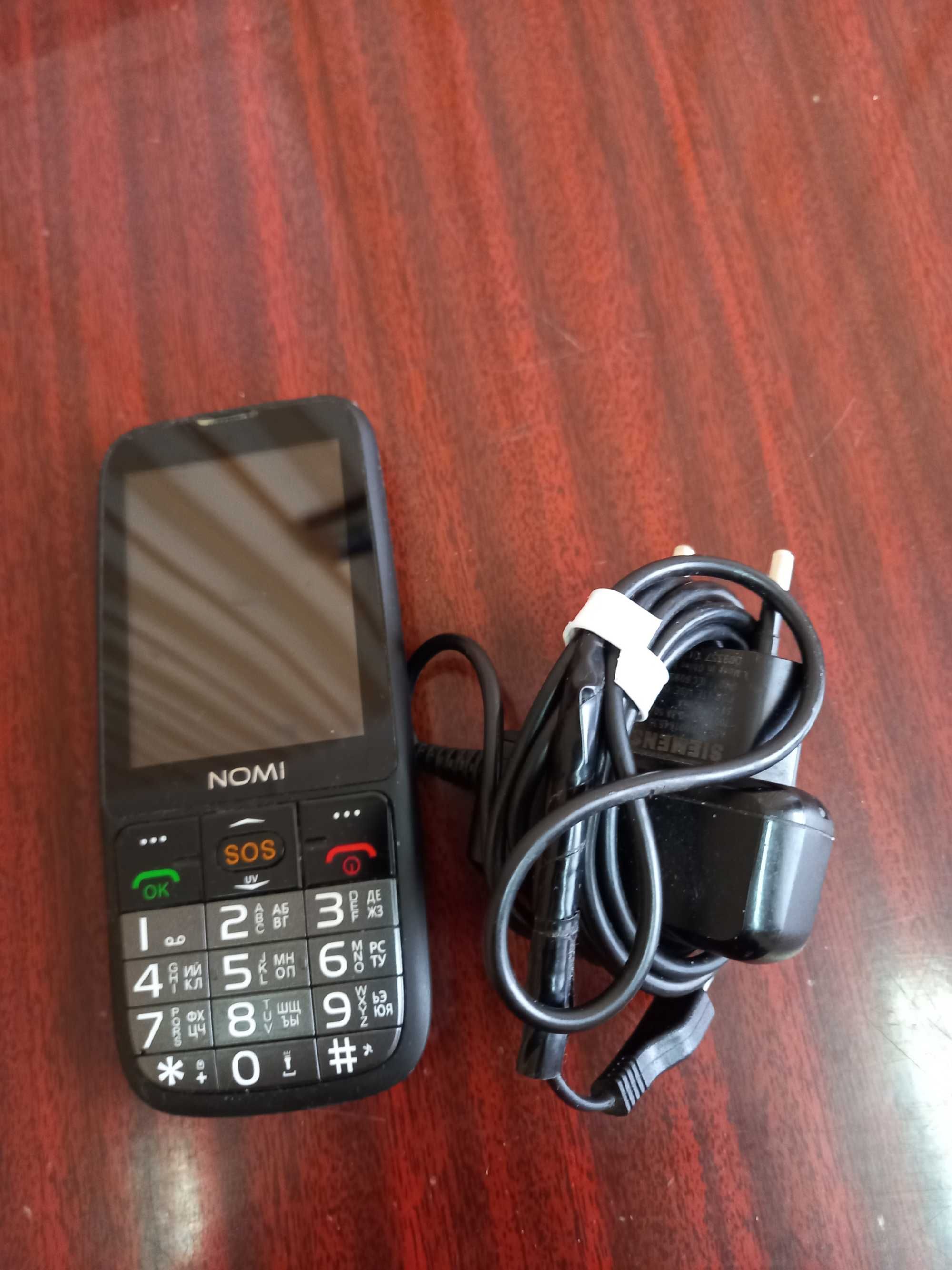 Телефони Lenovo A3691 і Nomi i281+Blach