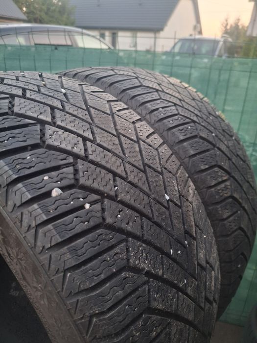 2x opony zimowe 235/45r17 Continental