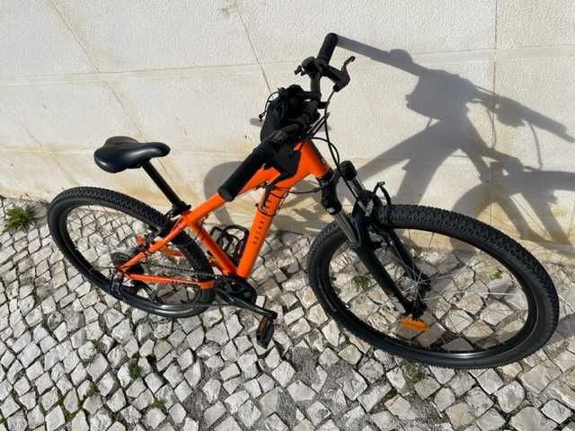 BICICLETA BTT DE CRIANÇA ROCKRIDER ST 500 DE 26" P/ 9-12 ANOS  LARANJA