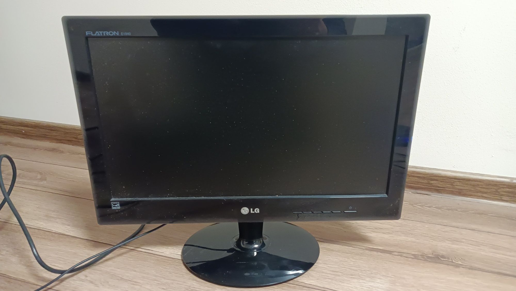 Monitor LG Flatron E1940S VGA 19 cali