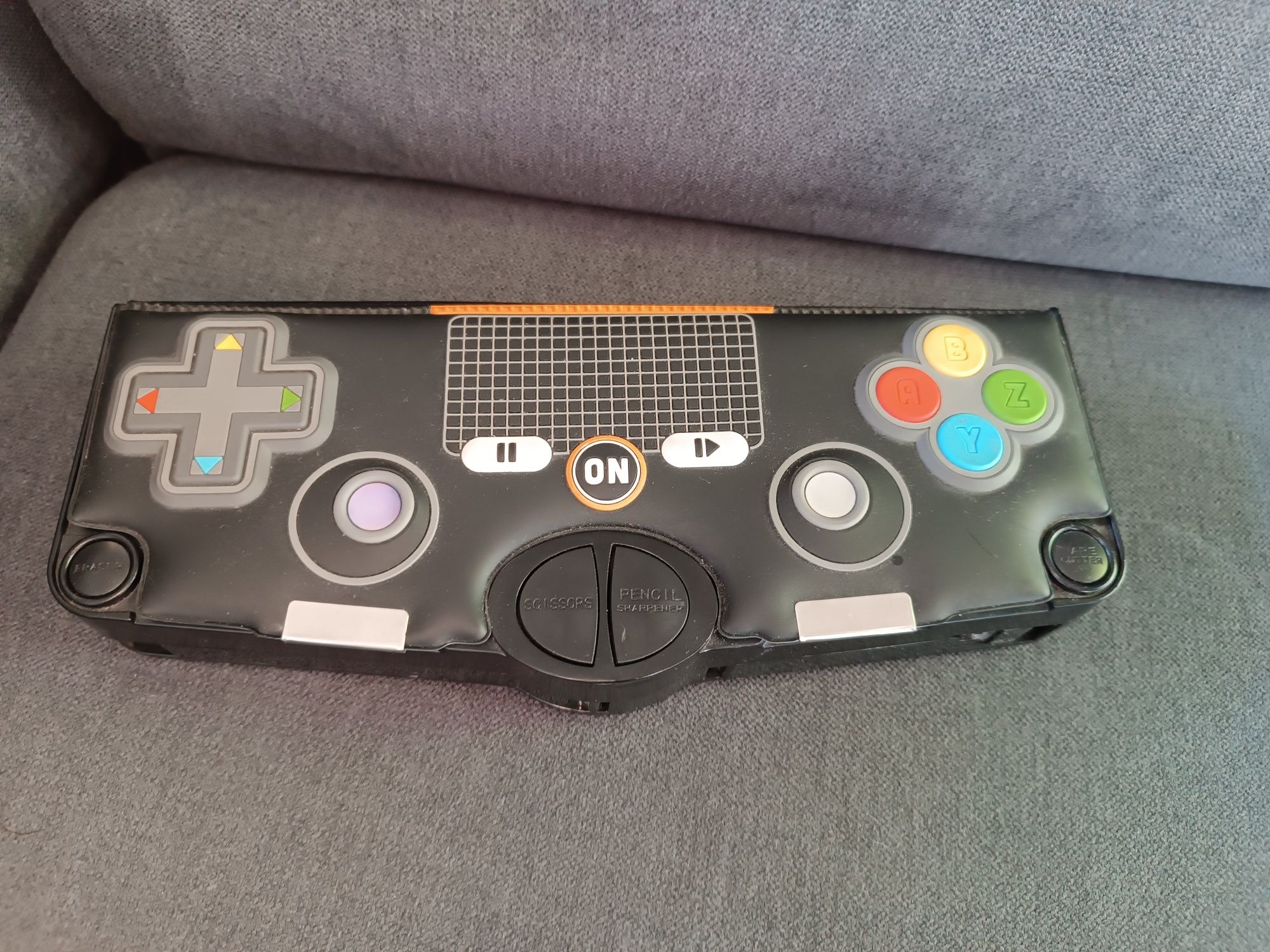 Piórnik game controller