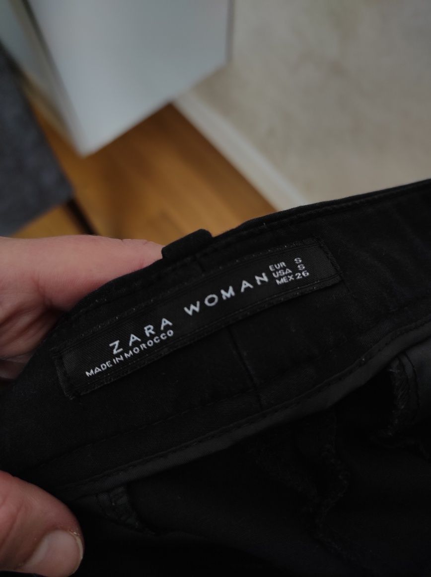 Класичні брюки жіночі