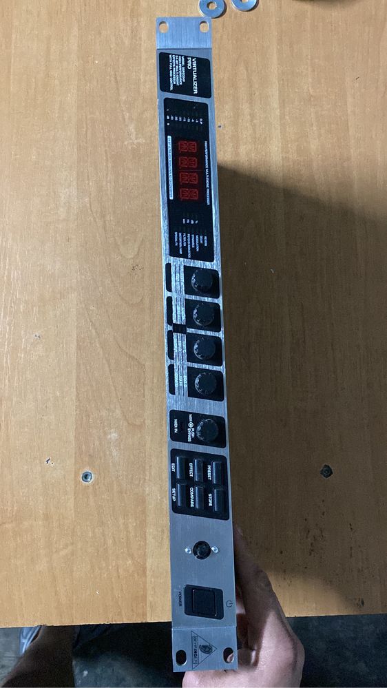 Behringer DSP2024P Virtualizer Pro