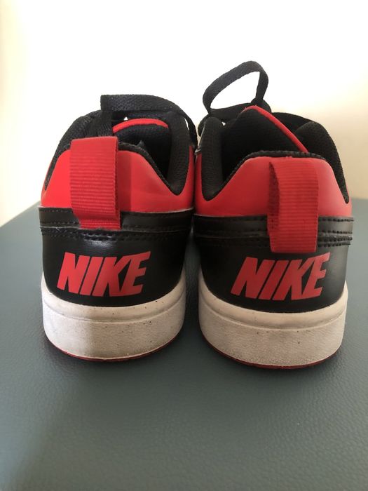 Nike.. vermelho e preto