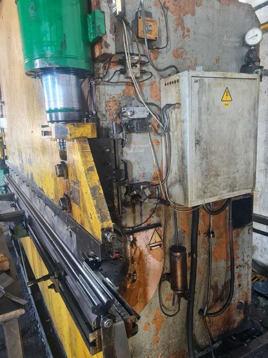 Листогибочный пресс