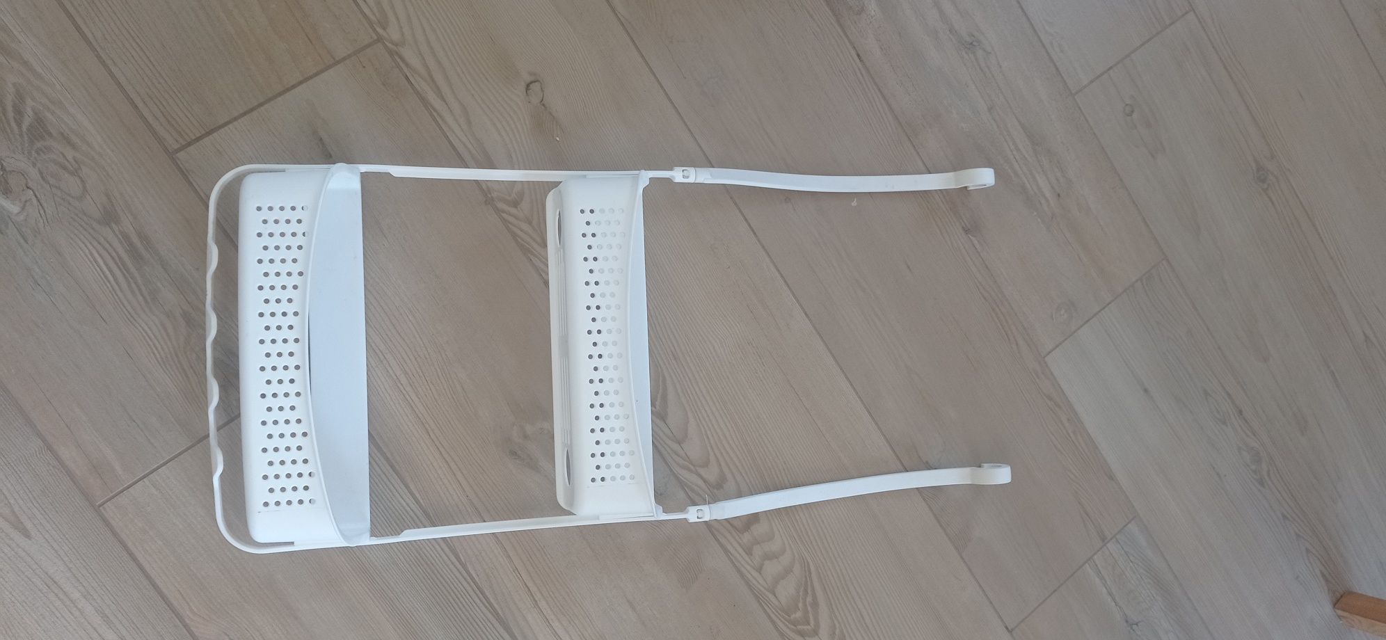 Plastikowa półeczka wisząca