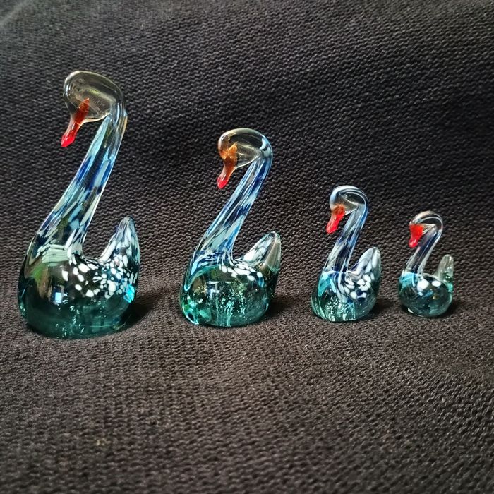 4 szklane łabędzie cena na komplet PRL polecam