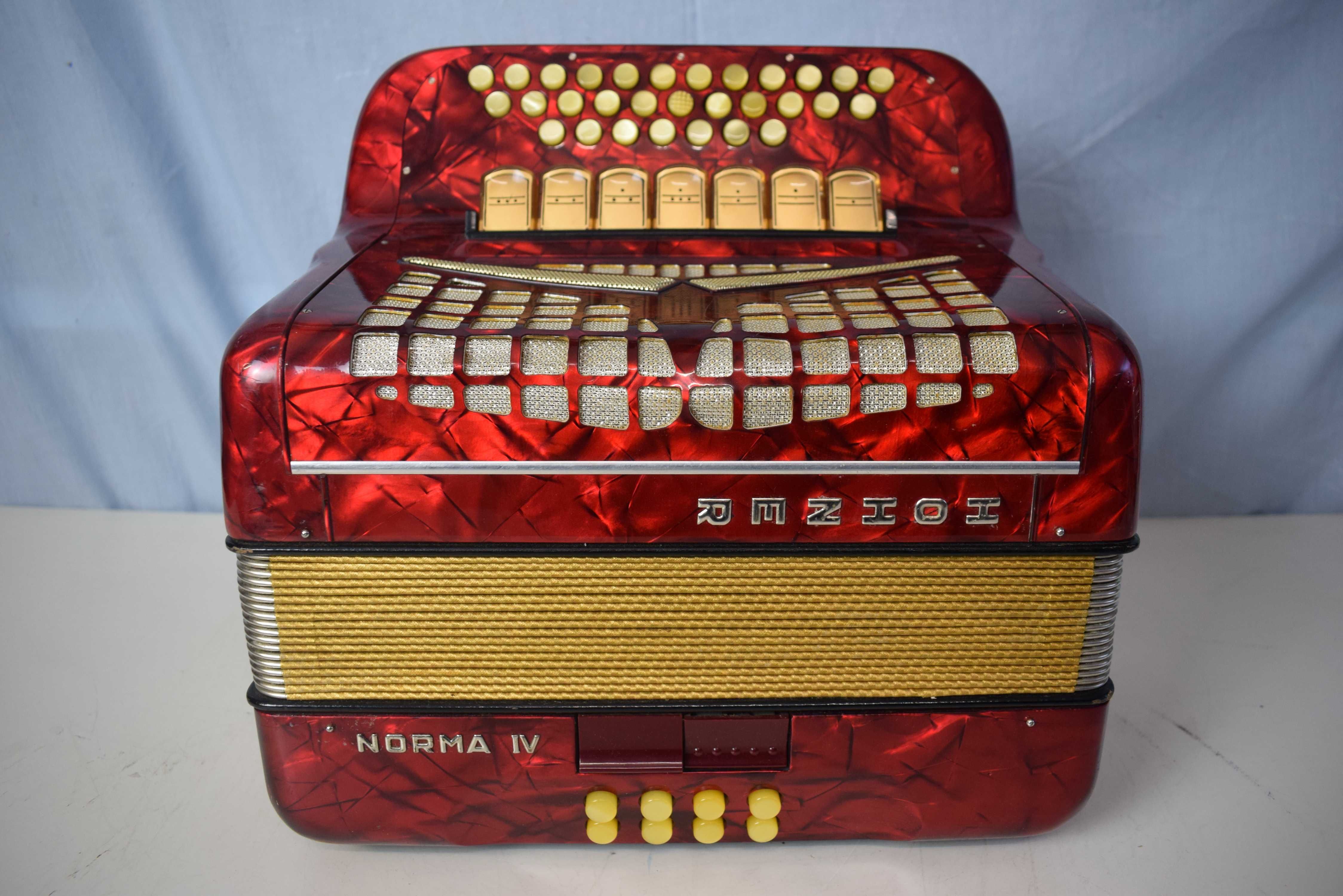 Hohner Norma IV 4 Voz. Com Mala