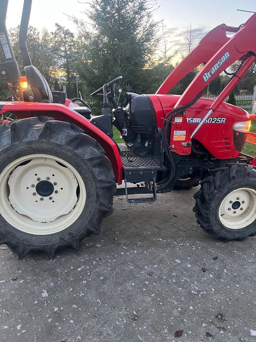 Ciągnik Branson Farmtrac Kubota