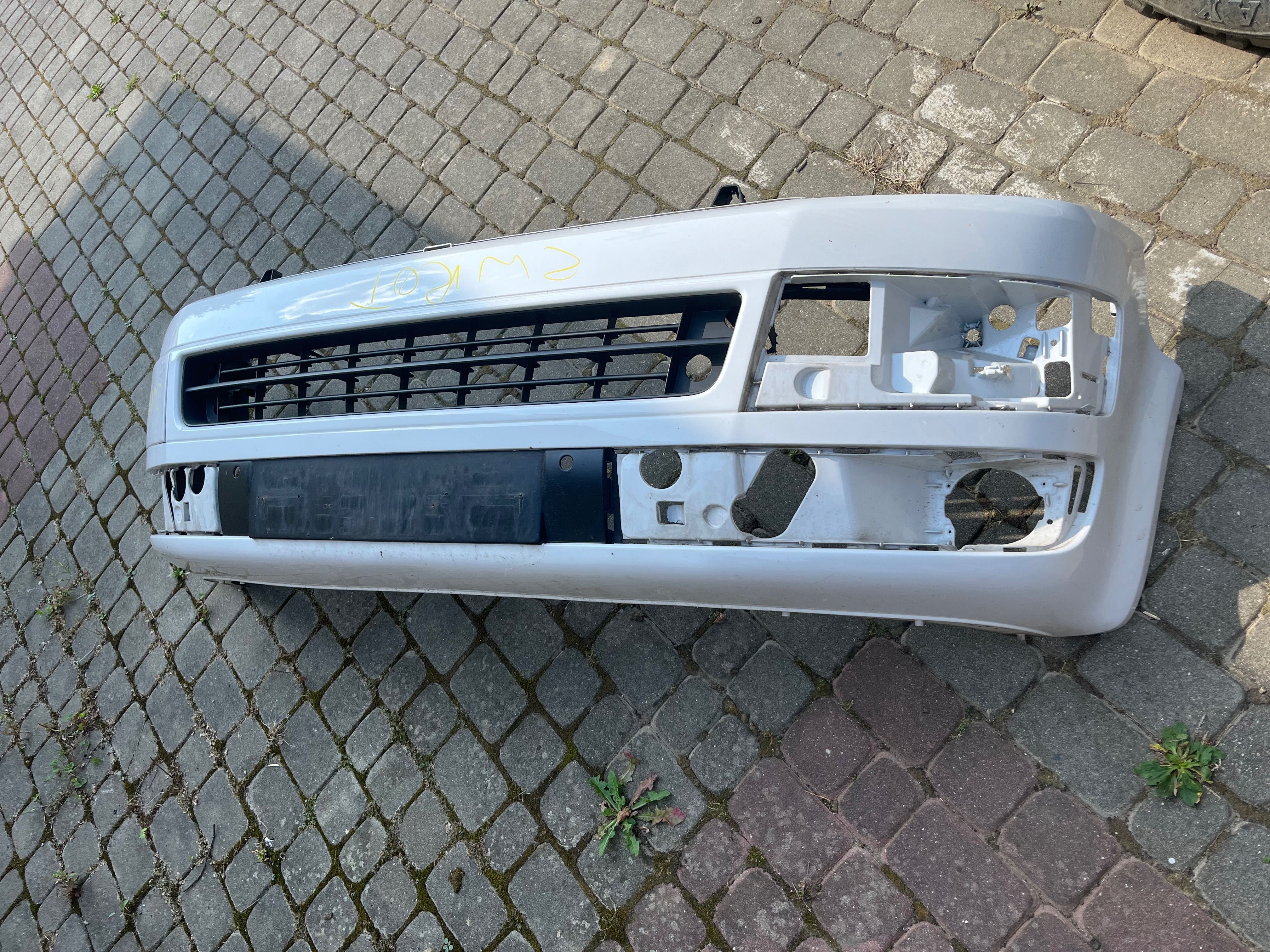 Zderzak przedni VW T5.1 Multivan edition poliftingowy