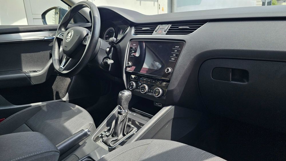 Skoda Octavia 1.6 TDI DSG Ambiente Radar Climatronic ACC Kamera PDC