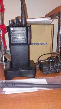 Моторола    DP4400e VHF