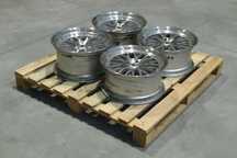 OUTLET! Felgi Japan Racing JR10 17x8 ET35 + 17x9 ET25 4x100 Silver