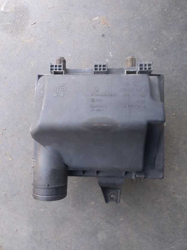 Obudowa filtra powietrza VW T4 ,1.9TD rok 2000