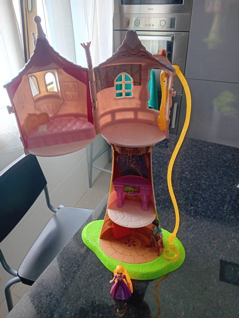 Torre rapunzel em plastico