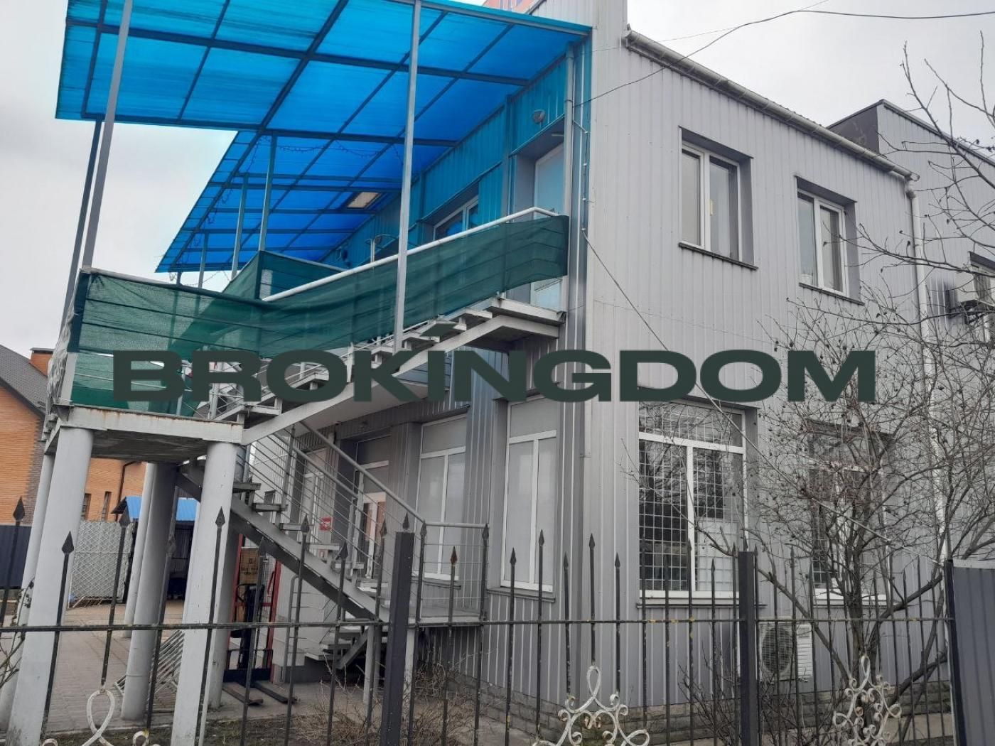 Продаж будинок, ділянка 11 сот, гараж