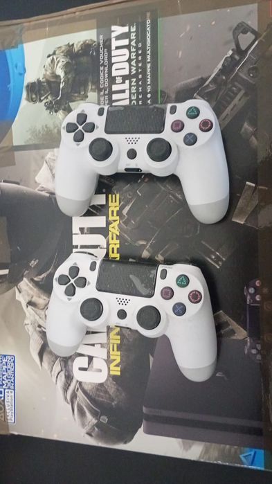 PS4 Slim 1TB + Jogos + Comandos + Base Refrigeração