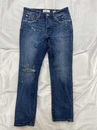 Spodnie jeansowe z przetarciami Pull&Bear