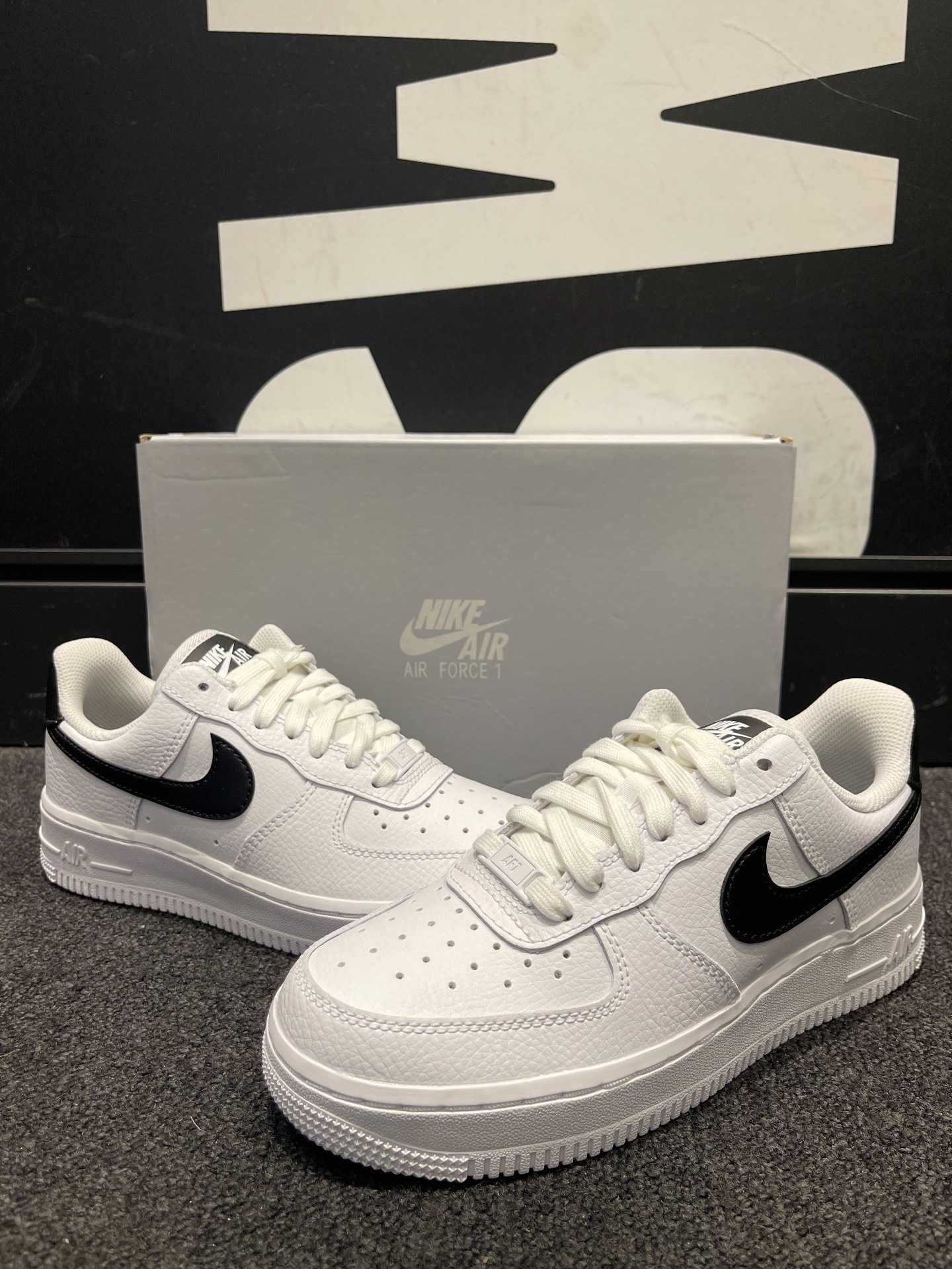 White Black\Air F1\Nike\nowy UnisexTrampki.41