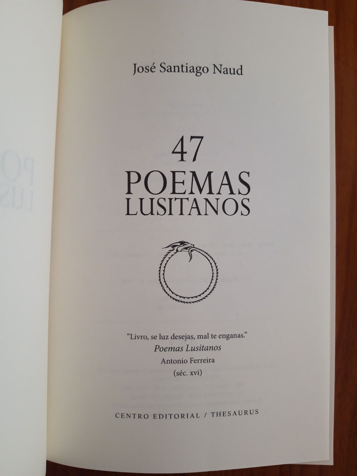 Livro "47 Poemas Lusitanos" de José Santiago Naud