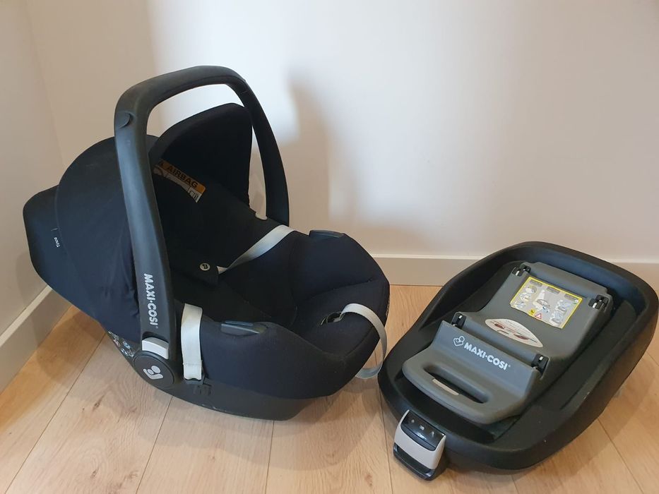 Fotelik dzieciecy samochodowy + baza nosidełko maxi cosi