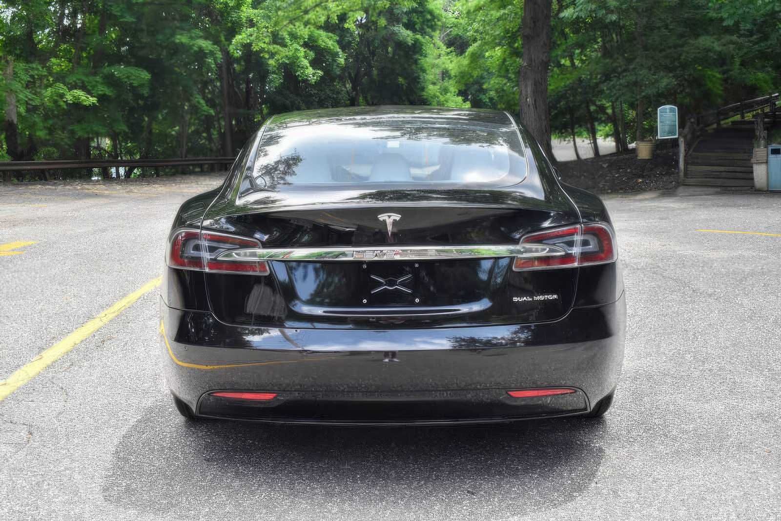 Tesla Model S 2019