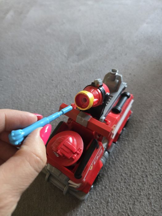 Psi patrol wóz strażacki i piesek Marshall